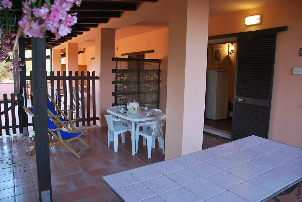 Casa Rosada - Piscina, Aria Condizionata, Terrazze E Posti Auto Apartment Marina di Campo